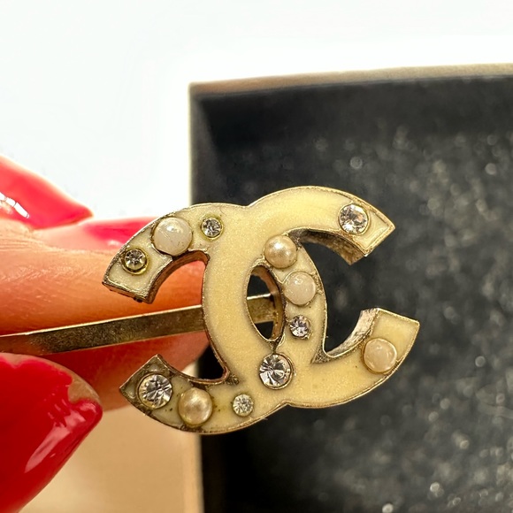 Chanel Hair Accessories With Box - Picture 2 of 5